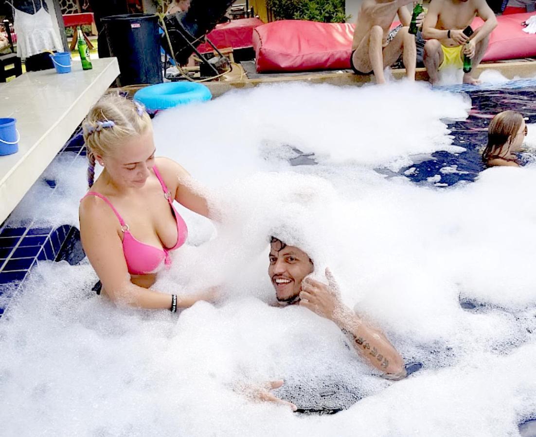 Wet! A Pool Party Hostel By Wild & Wandering Haad Rin Dış mekan fotoğraf